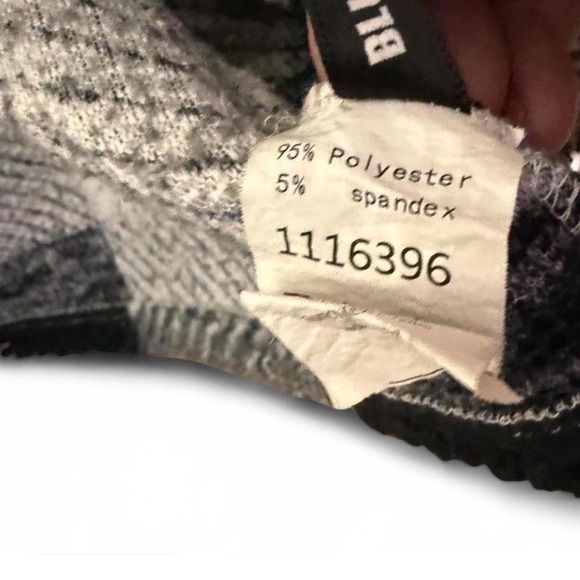 Blush Mark Plaid Sherpa Cropped Jacket • Cozy Shacket • Size L - Picture 5 of 5